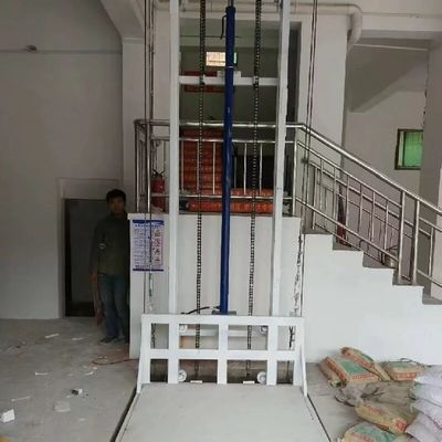 Đỗ khẩn cấp Thang máy chở hàng hóa Thang máy chở hàng hóa nhỏ tùy chỉnh